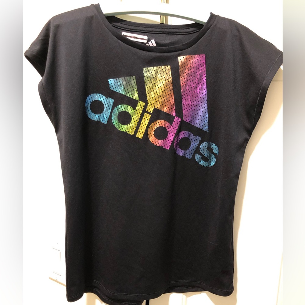 Girls’ Adidas performance t-shirt.